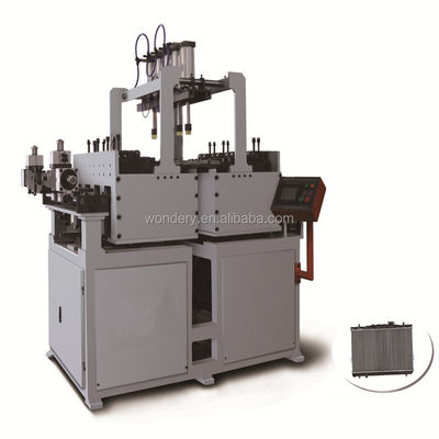 kaufen Servo-Kunststofftank-Bördelmaschine mit HMI-Bildschirm für einfache Installation und Bedienung in Aluminium-Kühleranwendungen Online-Herstellung